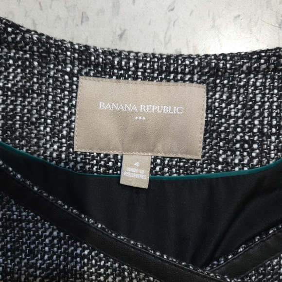 Banana Republic | Women's Black Tweed Jacket asymmetrical zipper & pleather trim - Picture 8 of 11